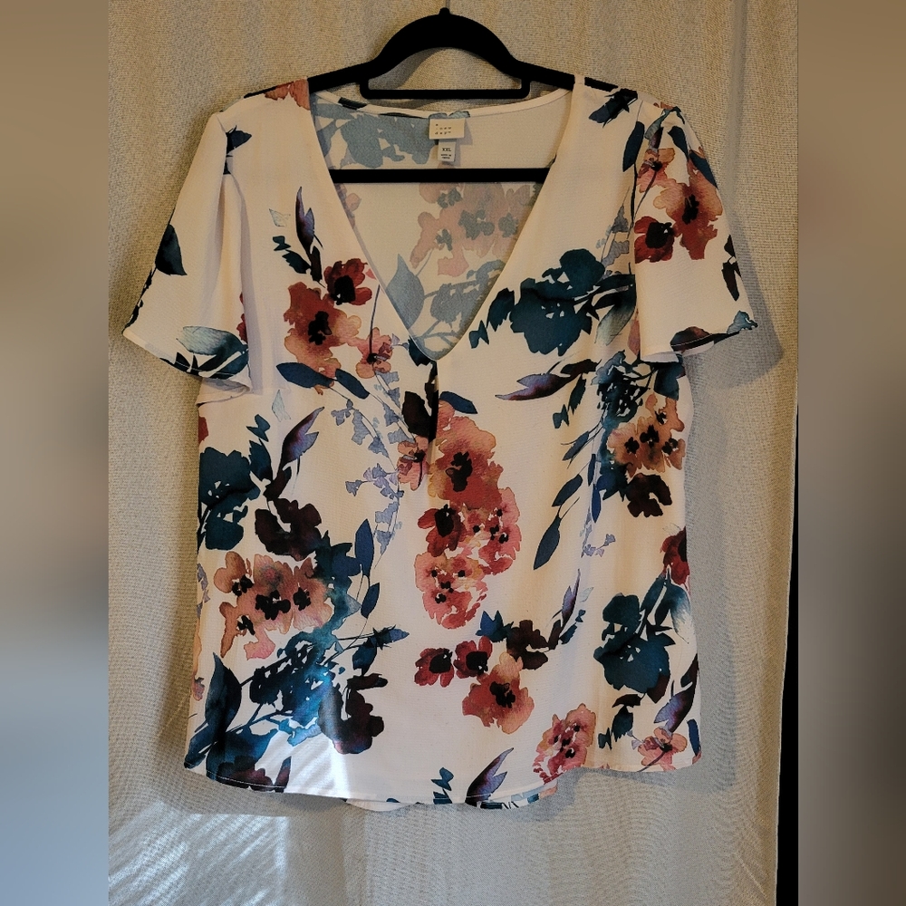 A new day floral blouse XXL